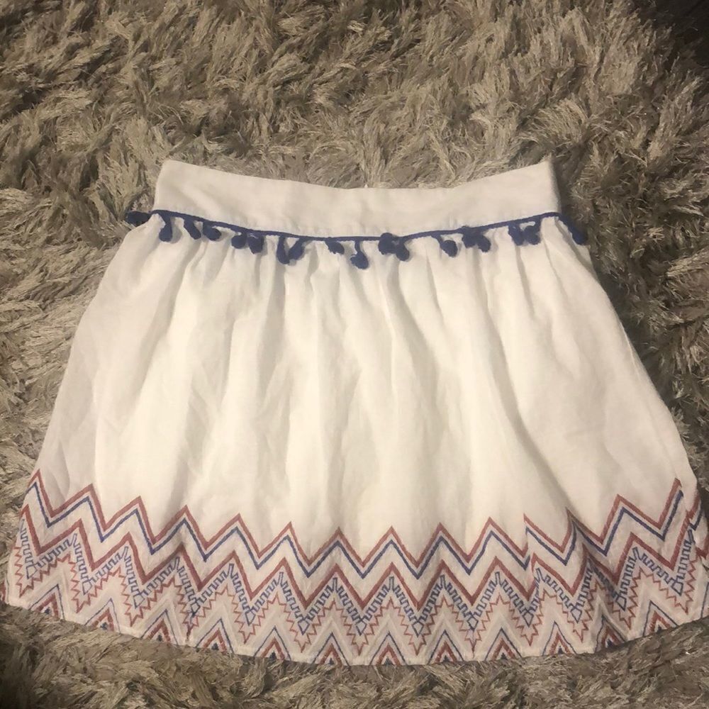 ‎Womens Super Cute Skirt Embroidered Large